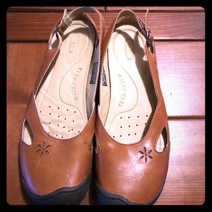 Keen shoes NWOT size 11